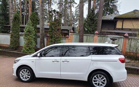 KIA Carnival III, 2016 год, 2 700 000 рублей, 14 фотография