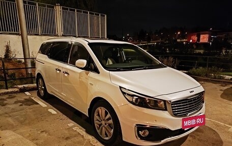 KIA Carnival III, 2016 год, 2 700 000 рублей, 16 фотография