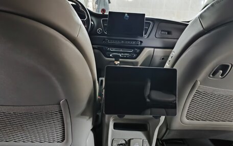 KIA Carnival III, 2016 год, 2 700 000 рублей, 27 фотография