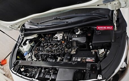 KIA Carnival III, 2016 год, 2 700 000 рублей, 38 фотография