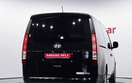 Hyundai Staria, 2025 год, 4 690 000 рублей, 2 фотография