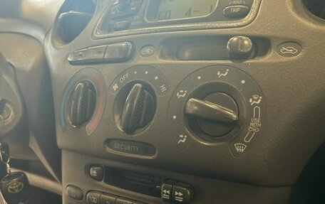 Toyota Yaris I рестайлинг, 2000 год, 329 000 рублей, 15 фотография