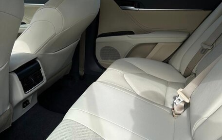 Toyota Camry, 2021 год, 4 200 000 рублей, 10 фотография