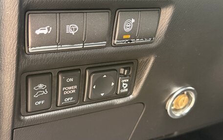 Nissan Patrol, 2010 год, 1 800 000 рублей, 27 фотография