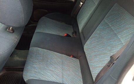 Mazda 323, 1997 год, 210 000 рублей, 9 фотография