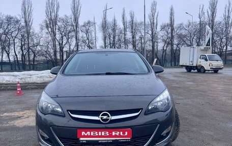 Opel Astra J, 2014 год, 1 325 000 рублей, 24 фотография