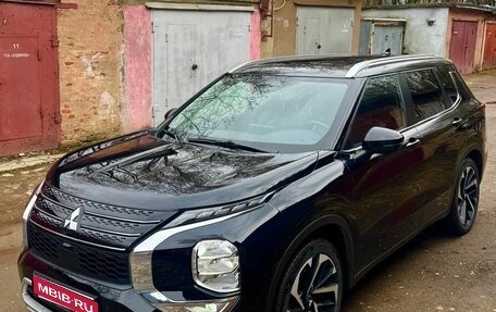 Mitsubishi Outlander, 2023 год, 4 580 000 рублей, 1 фотография