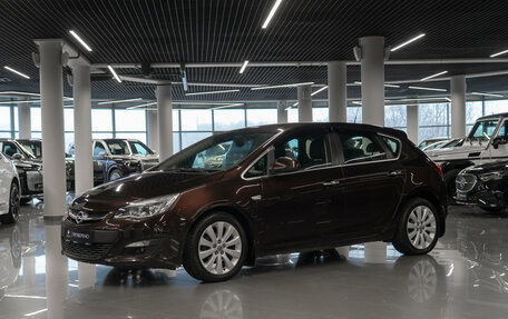 Opel Astra J, 2013 год, 690 000 рублей, 1 фотография
