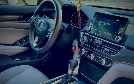 Honda Accord IX рестайлинг, 2019 год, 2 100 000 рублей, 12 фотография