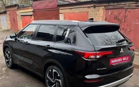 Mitsubishi Outlander, 2023 год, 4 580 000 рублей, 4 фотография