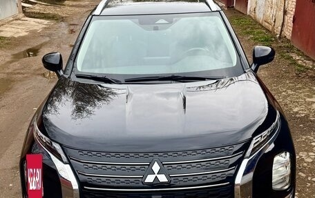 Mitsubishi Outlander, 2023 год, 4 580 000 рублей, 7 фотография