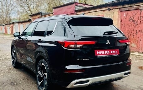 Mitsubishi Outlander, 2023 год, 4 580 000 рублей, 5 фотография