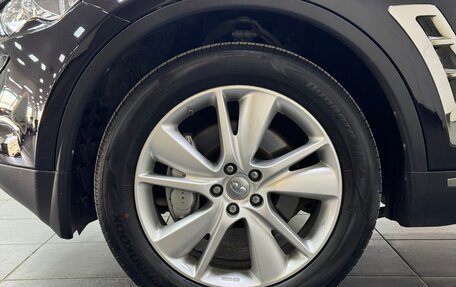 Infiniti QX70, 2017 год, 2 800 000 рублей, 8 фотография