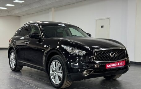 Infiniti QX70, 2017 год, 2 800 000 рублей, 4 фотография
