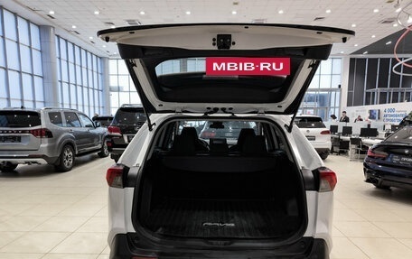 Toyota RAV4, 2019 год, 3 750 000 рублей, 12 фотография