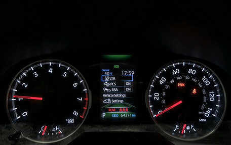 Toyota RAV4, 2019 год, 3 750 000 рублей, 16 фотография