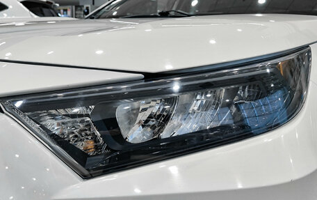 Toyota RAV4, 2019 год, 3 750 000 рублей, 21 фотография