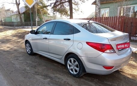 Hyundai Solaris II рестайлинг, 2011 год, 680 000 рублей, 4 фотография