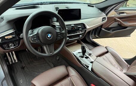 BMW 5 серия, 2018 год, 4 700 000 рублей, 21 фотография