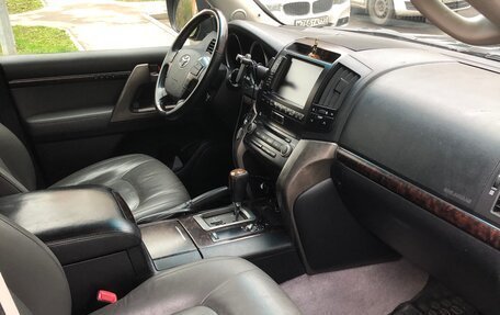 Toyota Land Cruiser 200, 2010 год, 2 750 000 рублей, 7 фотография