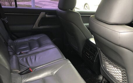 Toyota Land Cruiser 200, 2010 год, 2 750 000 рублей, 8 фотография