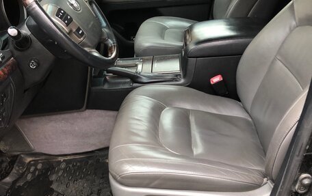 Toyota Land Cruiser 200, 2010 год, 2 750 000 рублей, 10 фотография