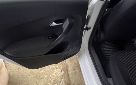 Volkswagen Polo VI (EU Market), 2011 год, 570 000 рублей, 16 фотография