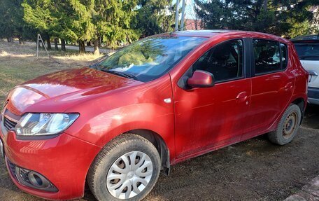 Renault Sandero II рестайлинг, 2014 год, 680 000 рублей, 2 фотография