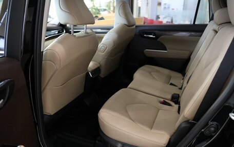 Toyota Highlander, 2025 год, 5 650 000 рублей, 15 фотография