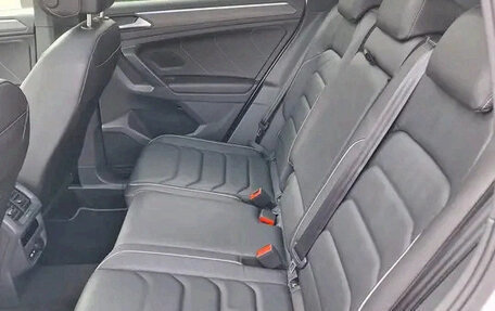 Volkswagen Tiguan II, 2022 год, 2 600 000 рублей, 9 фотография