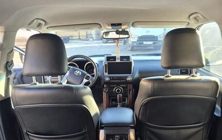 Toyota Land Cruiser Prado 150 рестайлинг 2, 2014 год, 2 700 000 рублей, 1 фотография