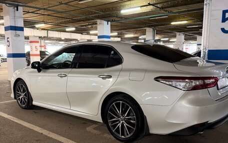 Toyota Camry, 2021 год, 3 500 000 рублей, 4 фотография