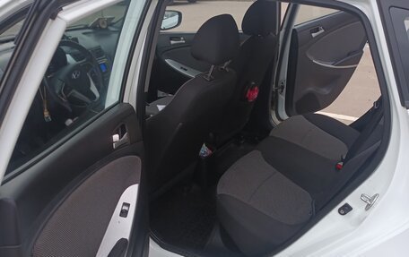 Hyundai Solaris II рестайлинг, 2012 год, 570 000 рублей, 3 фотография