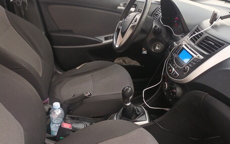 Hyundai Solaris II рестайлинг, 2012 год, 570 000 рублей, 9 фотография