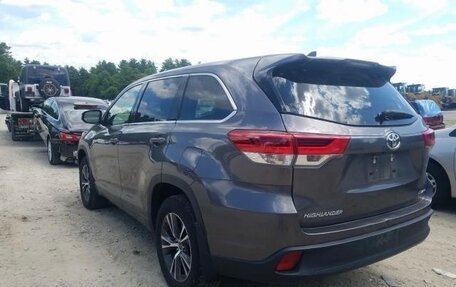 Toyota Highlander III, 2017 год, 4 000 000 рублей, 3 фотография