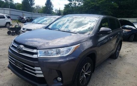 Toyota Highlander III, 2017 год, 4 000 000 рублей, 2 фотография