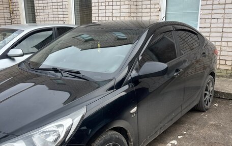 Hyundai Solaris II рестайлинг, 2013 год, 750 000 рублей, 3 фотография