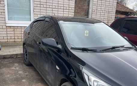 Hyundai Solaris II рестайлинг, 2013 год, 750 000 рублей, 4 фотография