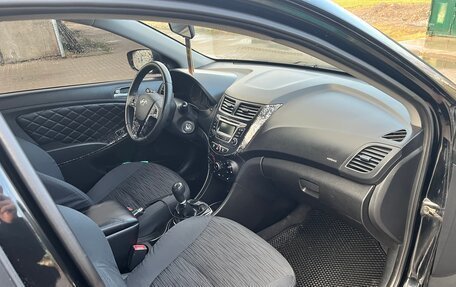 Hyundai Solaris II рестайлинг, 2013 год, 750 000 рублей, 7 фотография