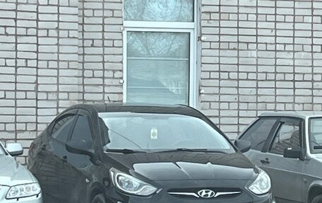 Hyundai Solaris II рестайлинг, 2013 год, 750 000 рублей, 2 фотография