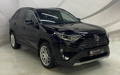 Toyota RAV4, 2021 год, 3 599 000 рублей, 3 фотография