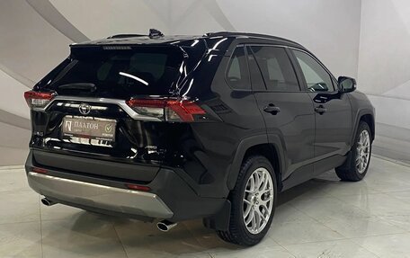 Toyota RAV4, 2021 год, 3 599 000 рублей, 5 фотография
