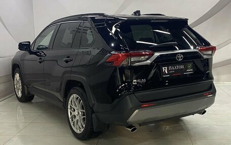 Toyota RAV4, 2021 год, 3 599 000 рублей, 7 фотография