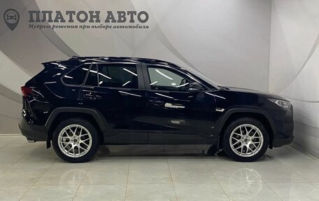 Toyota RAV4, 2021 год, 3 599 000 рублей, 8 фотография