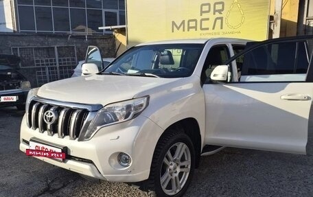 Toyota Land Cruiser Prado 150 рестайлинг 2, 2014 год, 2 700 000 рублей, 8 фотография
