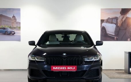 BMW 5 серия, 2021 год, 4 650 000 рублей, 2 фотография
