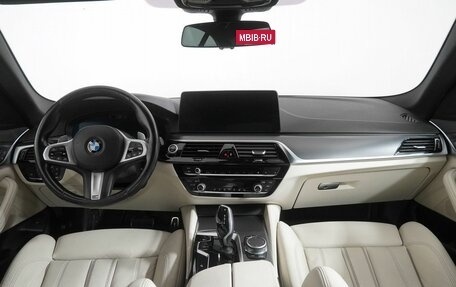BMW 5 серия, 2021 год, 4 650 000 рублей, 15 фотография