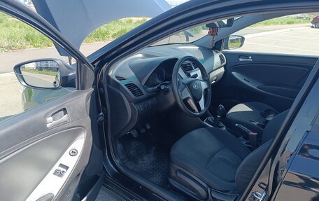 Hyundai Solaris II рестайлинг, 2016 год, 950 000 рублей, 3 фотография