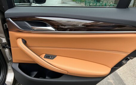 BMW 5 серия, 2019 год, 3 700 000 рублей, 13 фотография