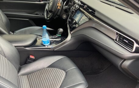 Toyota Camry, 2019 год, 2 380 000 рублей, 6 фотография